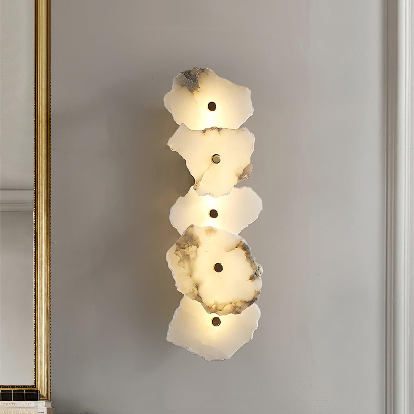 Petra Wall Lamp